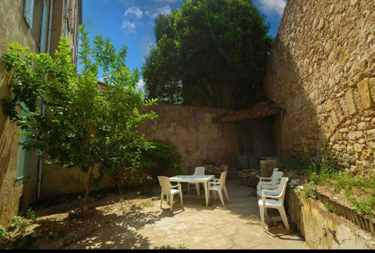 Appartement Du Forum,La Gare, 50 M2 , Climatisation, Garage, Cour Narbonne Kültér fotó
